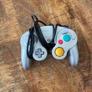 Nintendo GameCube Controller - Silver with Multicolor Buttons